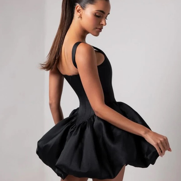 Size S Heiress Beverly Hills poof dress. Never worn, it was too small. - Picture 3 of 7